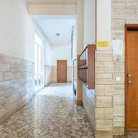 Apartment Guesthost - Station & Center