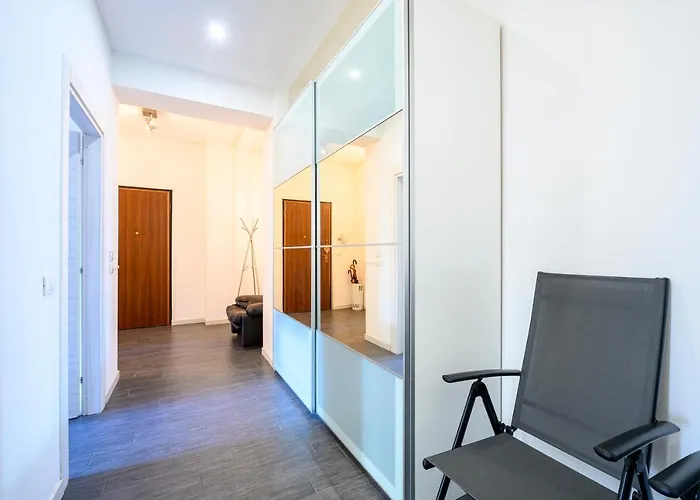 Apartment Guesthost - Station & Center Parma