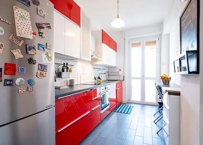 Guesthost - Station & Center *